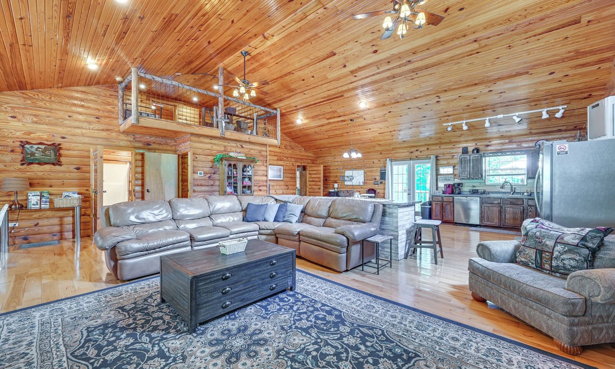Sloans Valley Cabin | Kentucky Group Getaway w/Dock + Lake Access