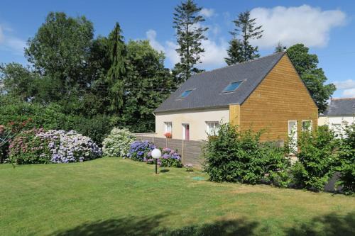 Cleden-Poher House | Kerhervé