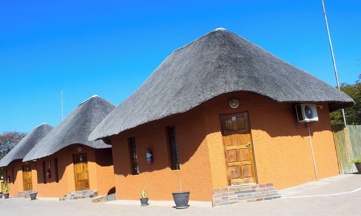 Maun Hotel | KESSAS CHALETS