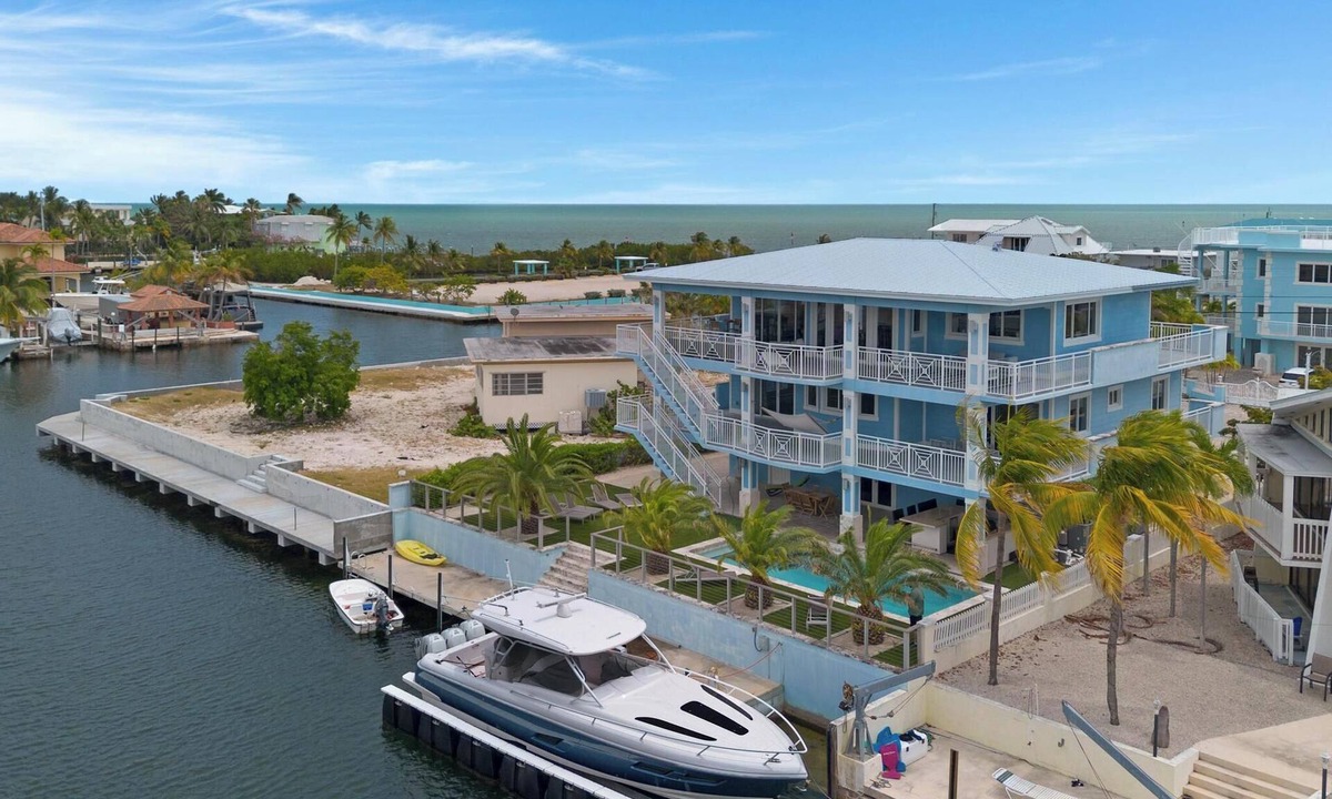 Key Largo House | KEY LARGO 5 Bed Waterfront STUNNER with Elevator, Pool & Dock mins to the Reef