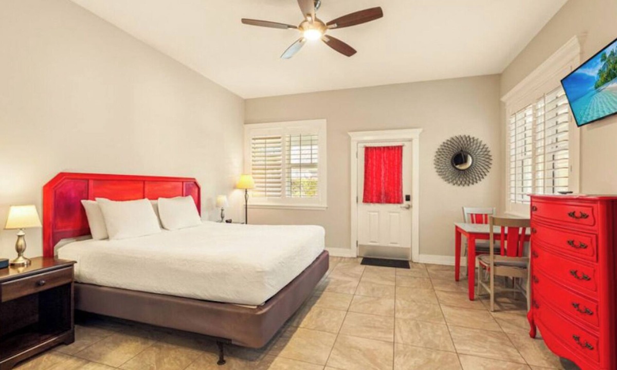 Dunedin Cottage | Key West Style Cottage - with pool/hot-tub