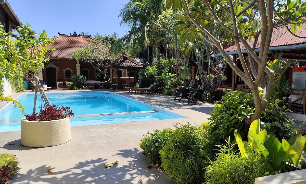 Lovina Hotel | Keyani's Bungalow