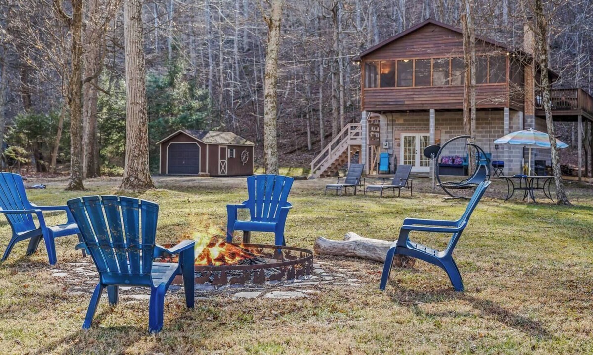 Great Cacapon Cabin | Khan River Cabin - Riverfront | Wifi | Firepit | Wood Stove | Screen Porch