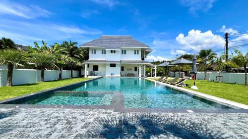 Khuekkhak Villa | Khaolak 16 meters-Pool Villa with 3 bedrooms 3 bathrooms-Kokotel Montana Hotel