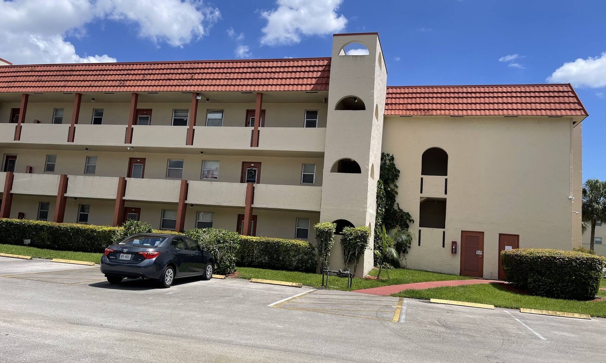 Sunrise Apartment | Kick back and relax in this calm, stylish space apartment with 1 bed 1 bath.