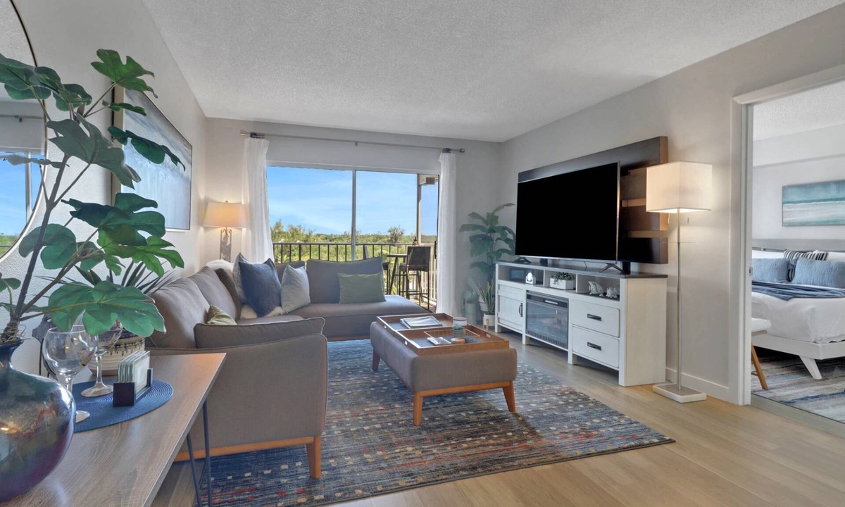 Edgewood Condo | Kick Back with a Dockside Escape, Sunset Views, River Breezes, or Explore nearby Downtown!