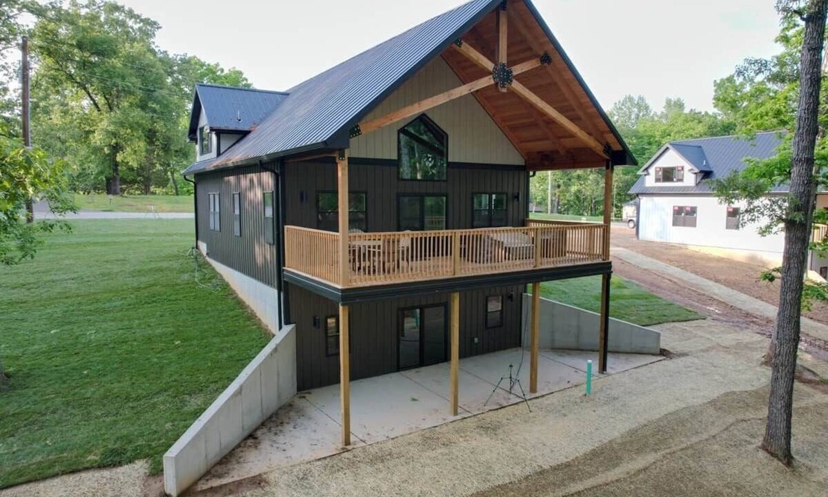 Buchanan House | Kickback Cabin at Kentucky Lake