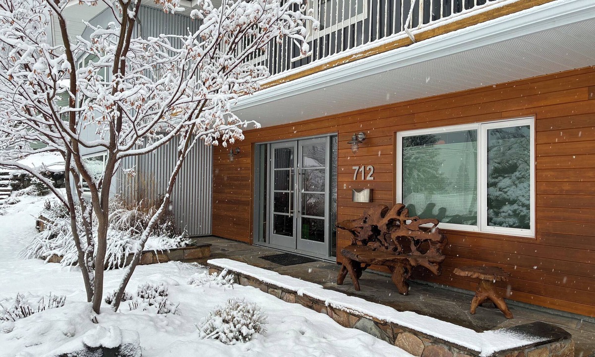 Nelson House | Kidds Cottage Nelson, A fully furnished suite with everything. Just bring gear.