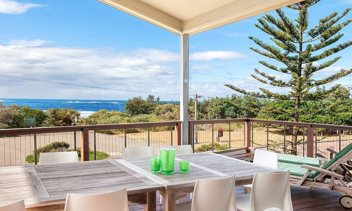 Killcare House | Killcare Beach Abode - Right opposite the beach with a beach and bush outlook