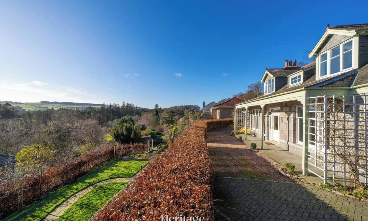Cults House | Killiegowan Self-Catering Holiday Home in Aberdeen