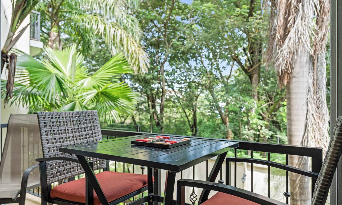 Potrero Condo | King Bed, Balcony, 10-min walk to Beach & Pool