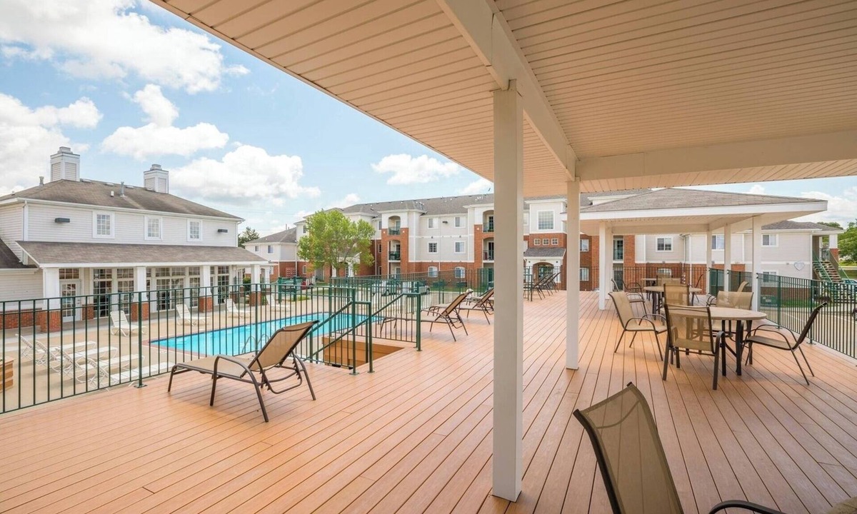 West Des Moines Apartment | King Bed | First Floor | Gym and More!