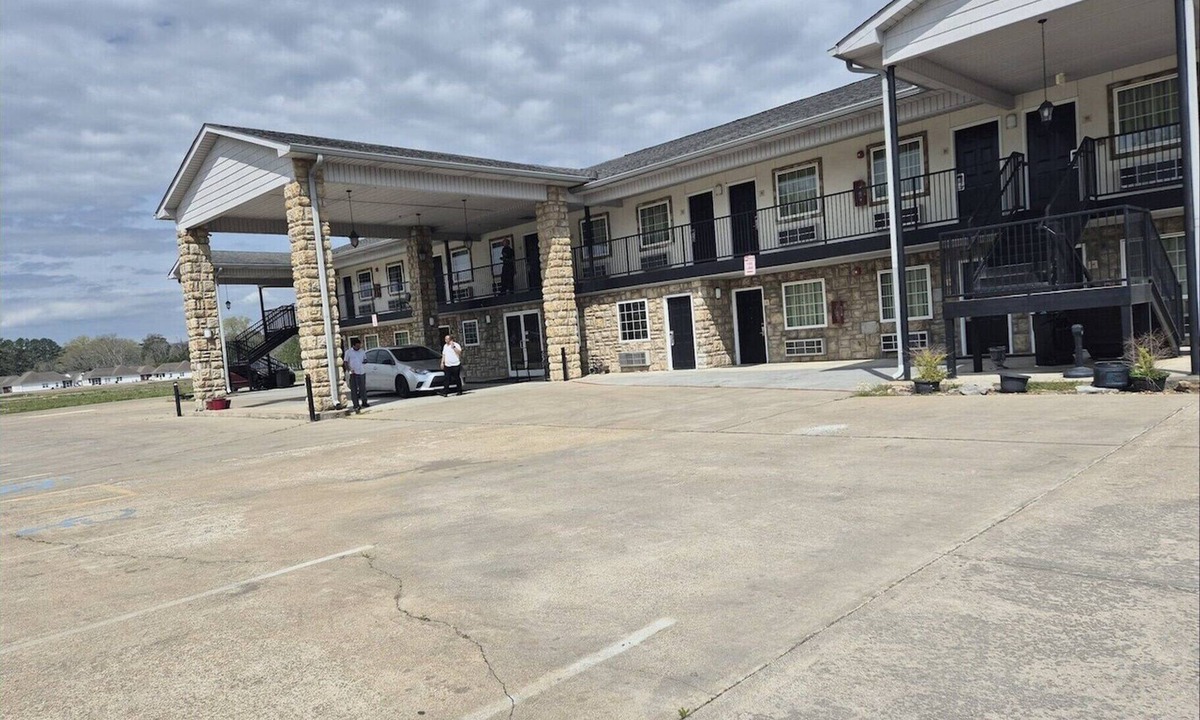 Chickamauga Apartment | King Bed Non-Smoking
