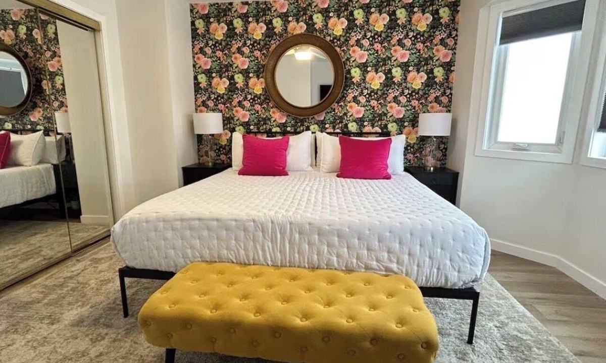 Parkland House | King Bed Sleeps 11 Perfect for Groups