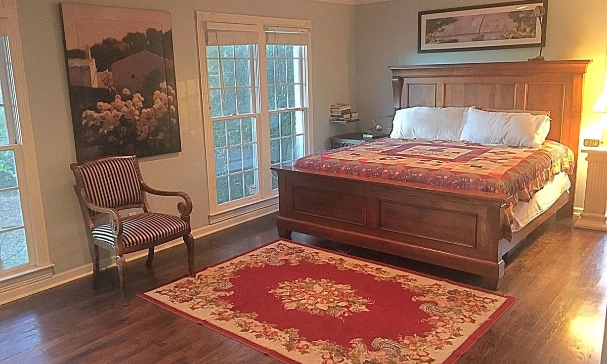 Jefferson House | King Bed Suite in Farm House on rural sheep and goat farm