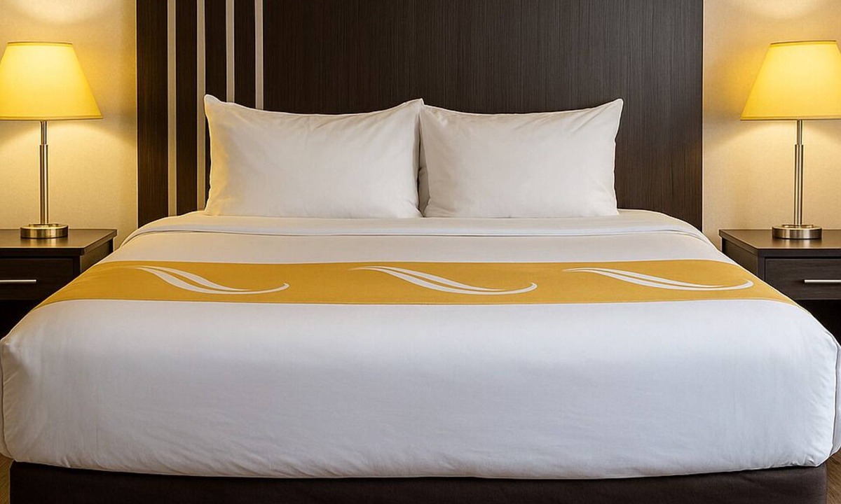 Point Edward Hotel | King Bed Suite with Jetted Tub