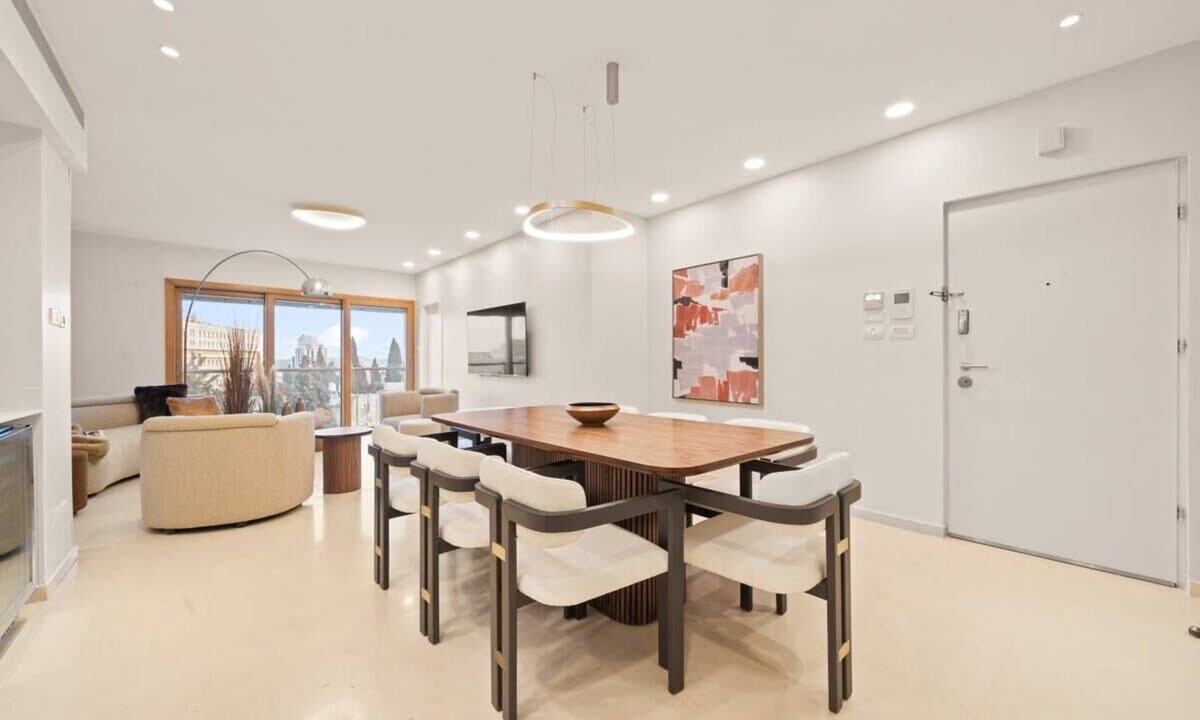 Jerusalem City Centre Apartment | King David Residence 3BDR - ApartHotels