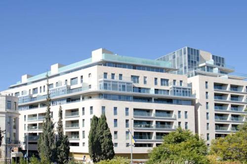 Jerusalem City Centre House | King David Residence Luxury 4 BD/Pool/Gym/Parking
