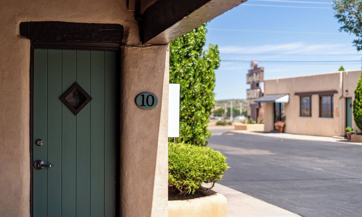 Southside Hotel | King's Rest Court Inn