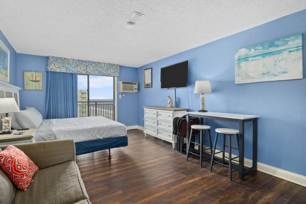 Myrtle Beach House | King Studio - Great Ocean Views and Pools