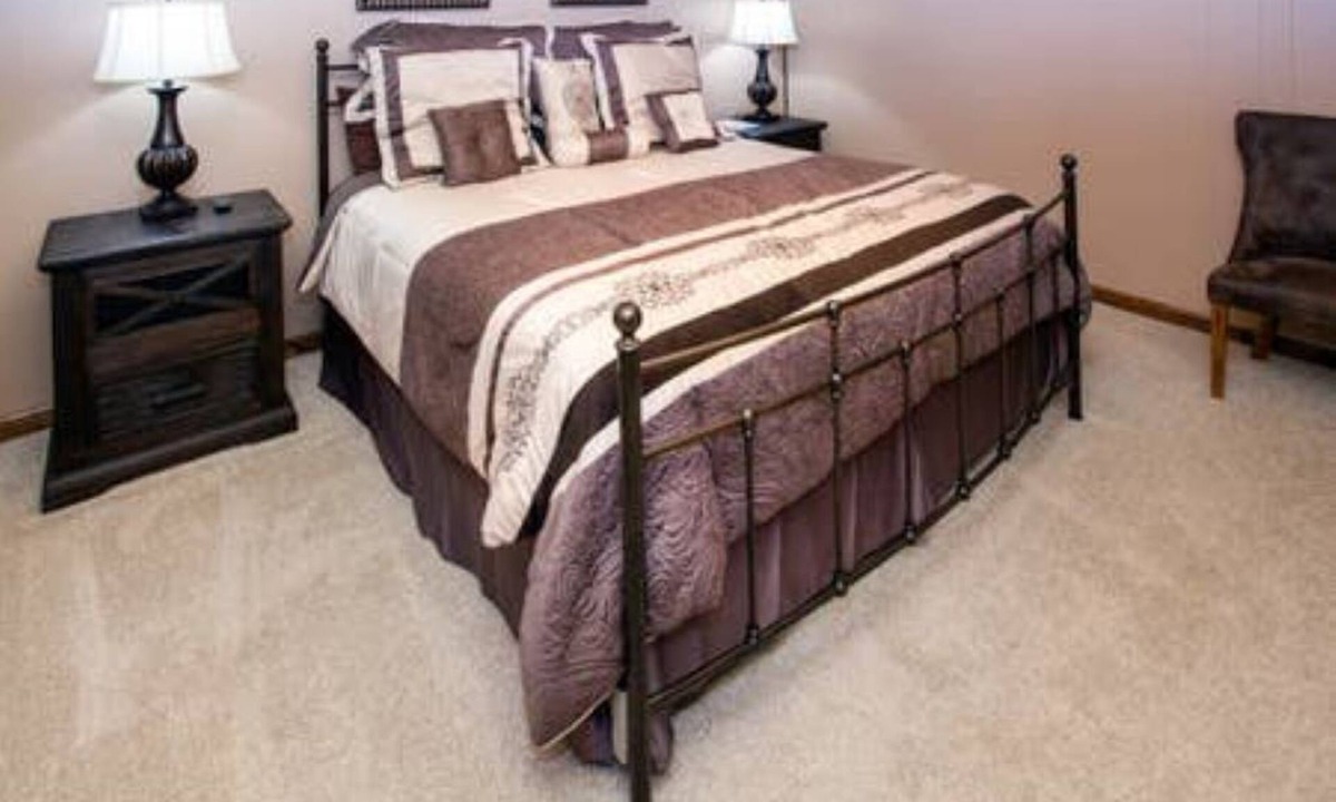 Blue Ridge Apartment | King Suite at Willow Creek Falls in Blue Ridge, GA