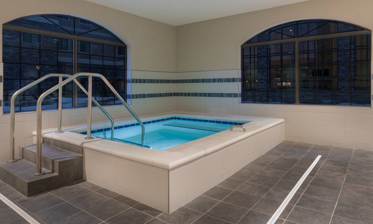 Midtown Anchorage Apartment | King Suite With Walk-In Shower & Free Breakfast