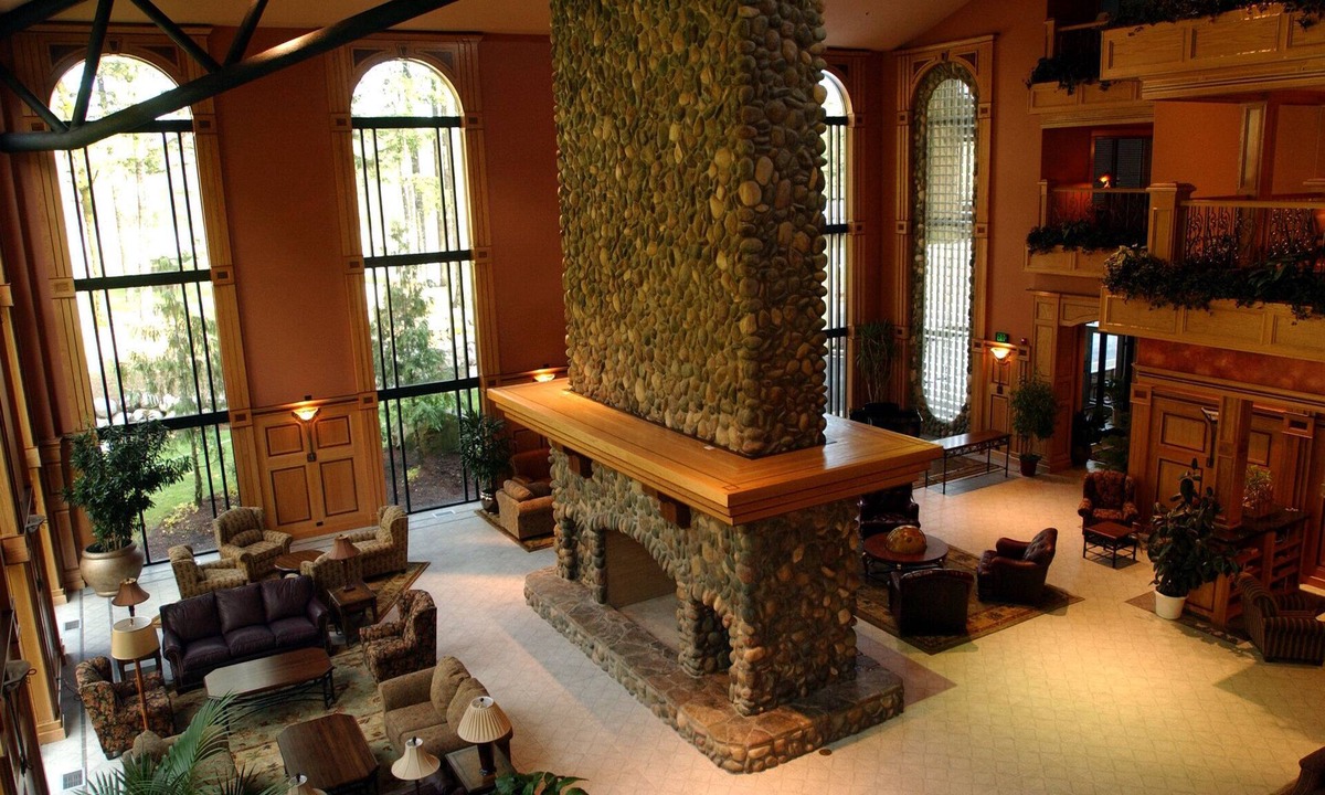 North Bonneville Resort | King with Mountain View