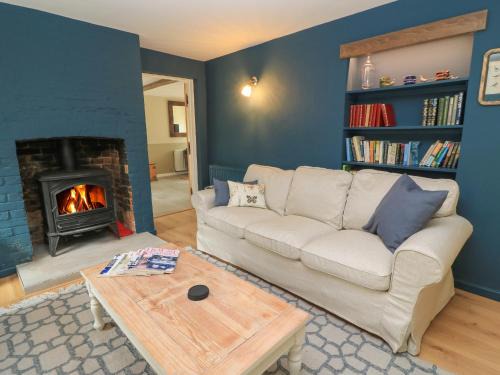 Bampton House | Kingfishers