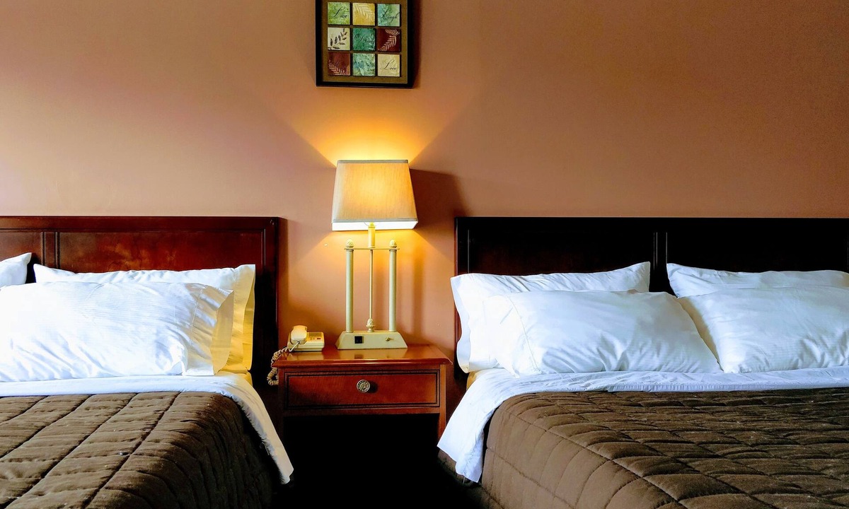 Midland Hotel | Kings Inn Midland