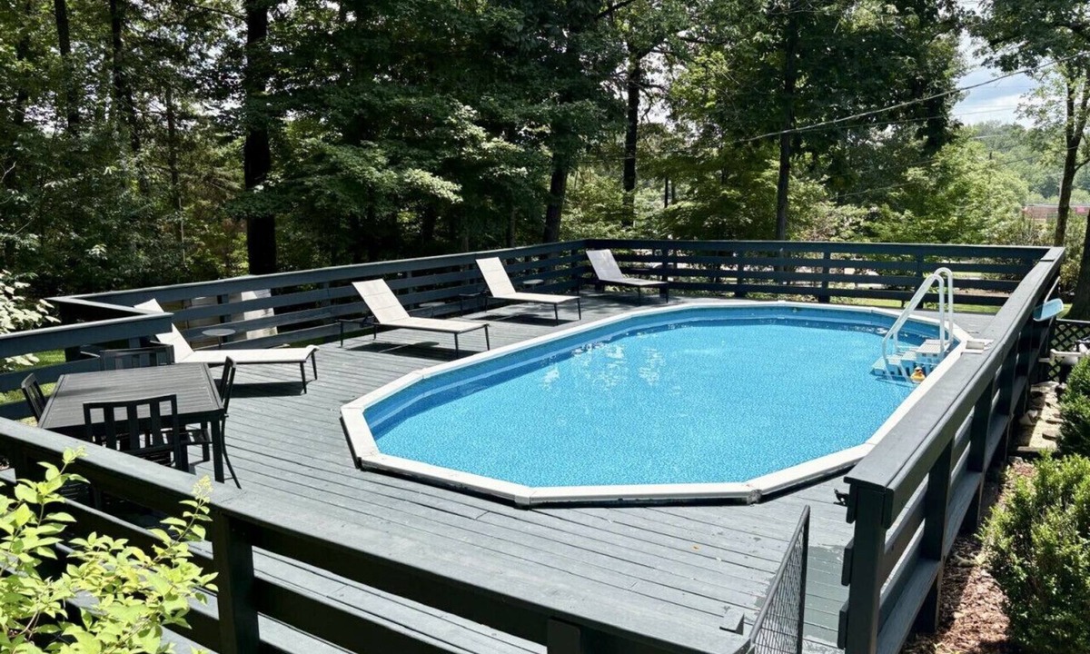Kingston Springs Cabin | Kingston Cabin with Pool - 30 mins from Nashville