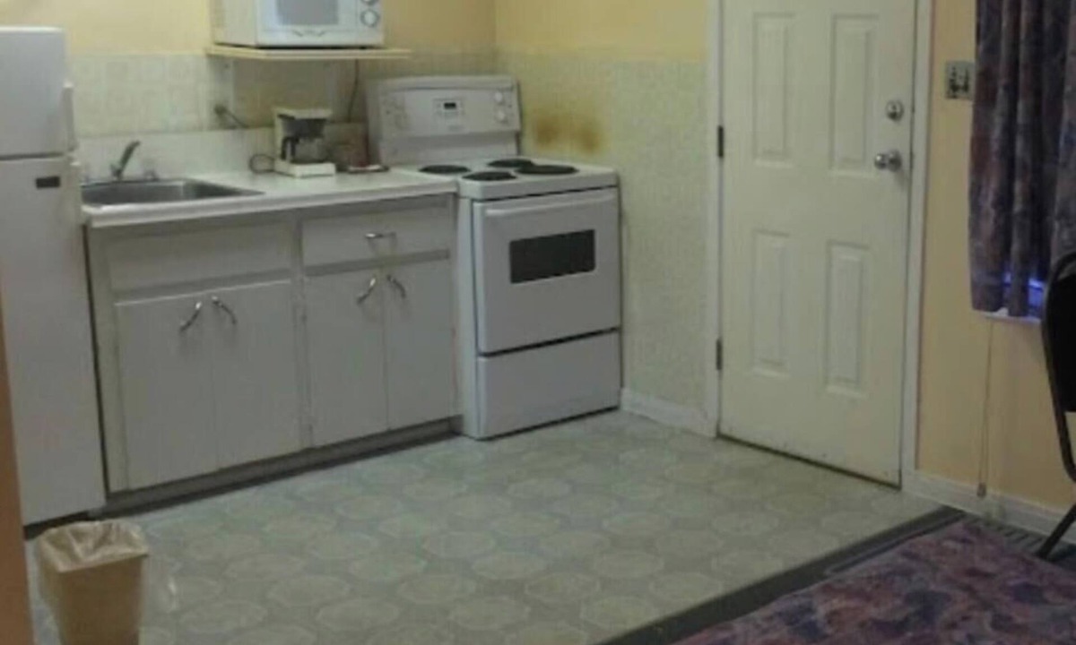 Merritt Hotel | Kitchenette with in room modem hardwired internet.