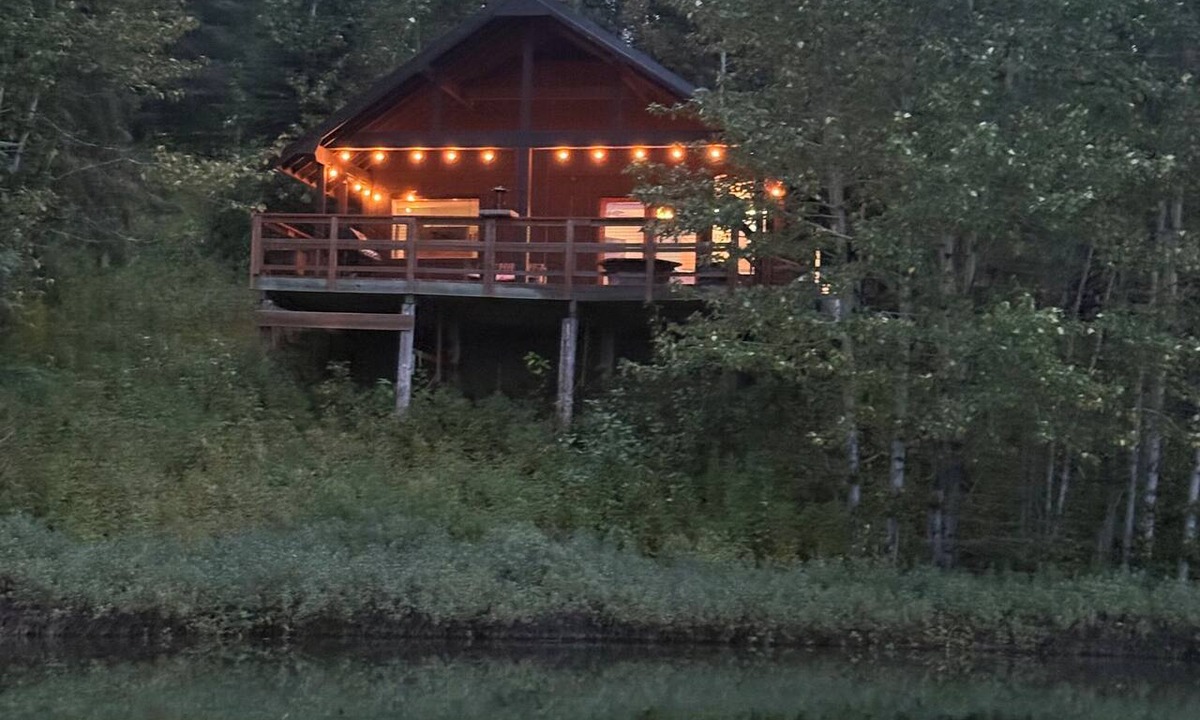 Nikiski House | Kivi Lake Cottage in Nikiski