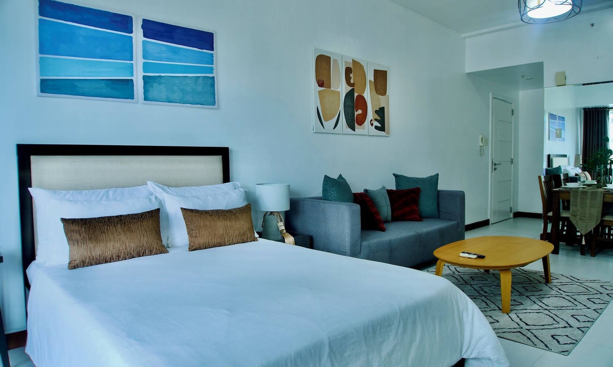 Legazpi Village Condo | KL Tower - Cozy and Spacious Studio Unit near Greenbelt Mall