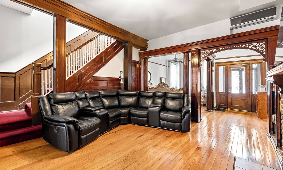 Crown Heights Hostel | KLO Guest House
