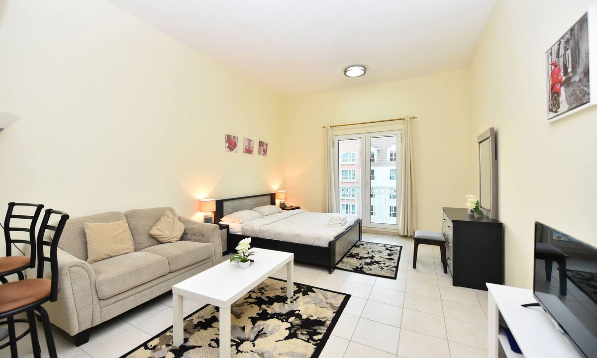 Discovery Gardens Apartment | KND - Studio with a Garden View