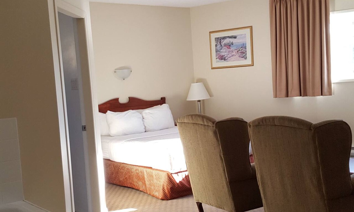 South Lethbridge Hotel | Knights Inn Lethbridge