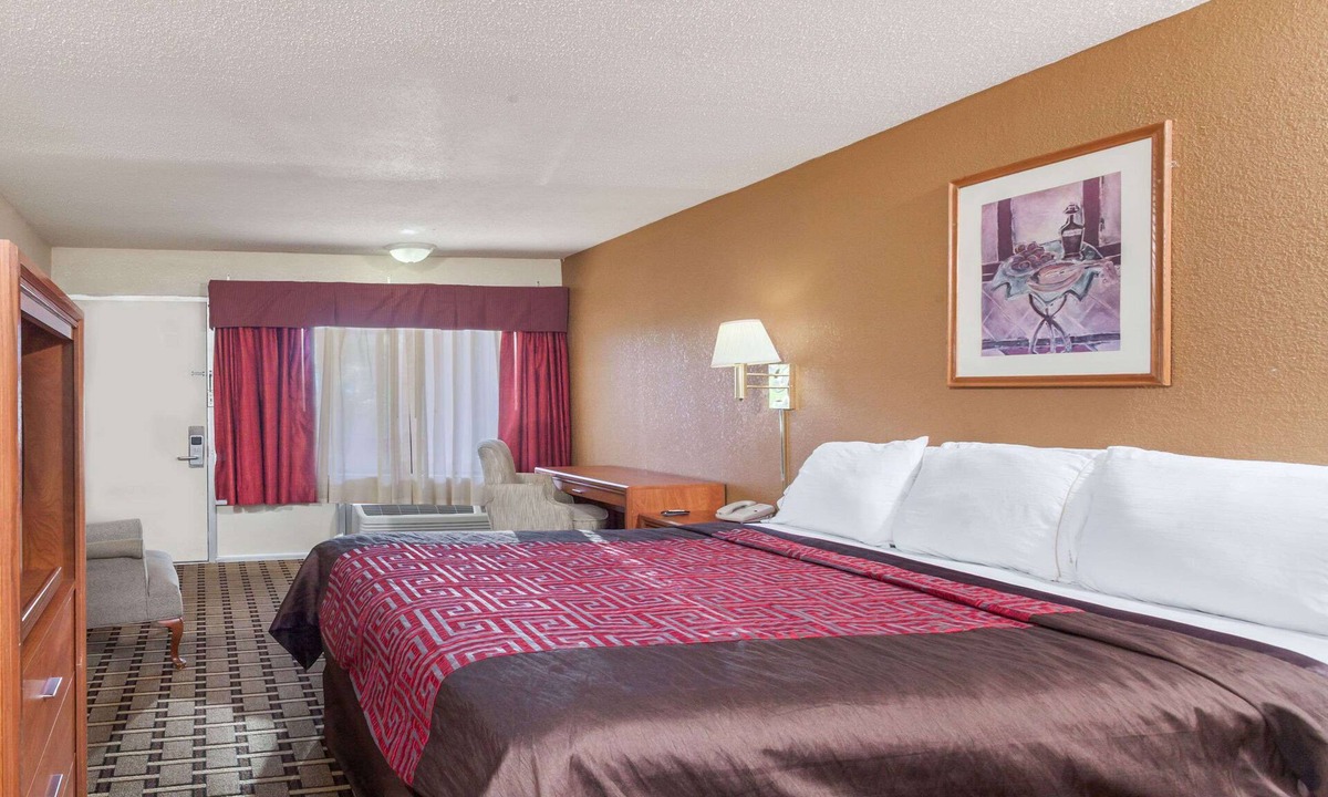 Murfreesboro Hotel | Knights Inn Murfreesboro