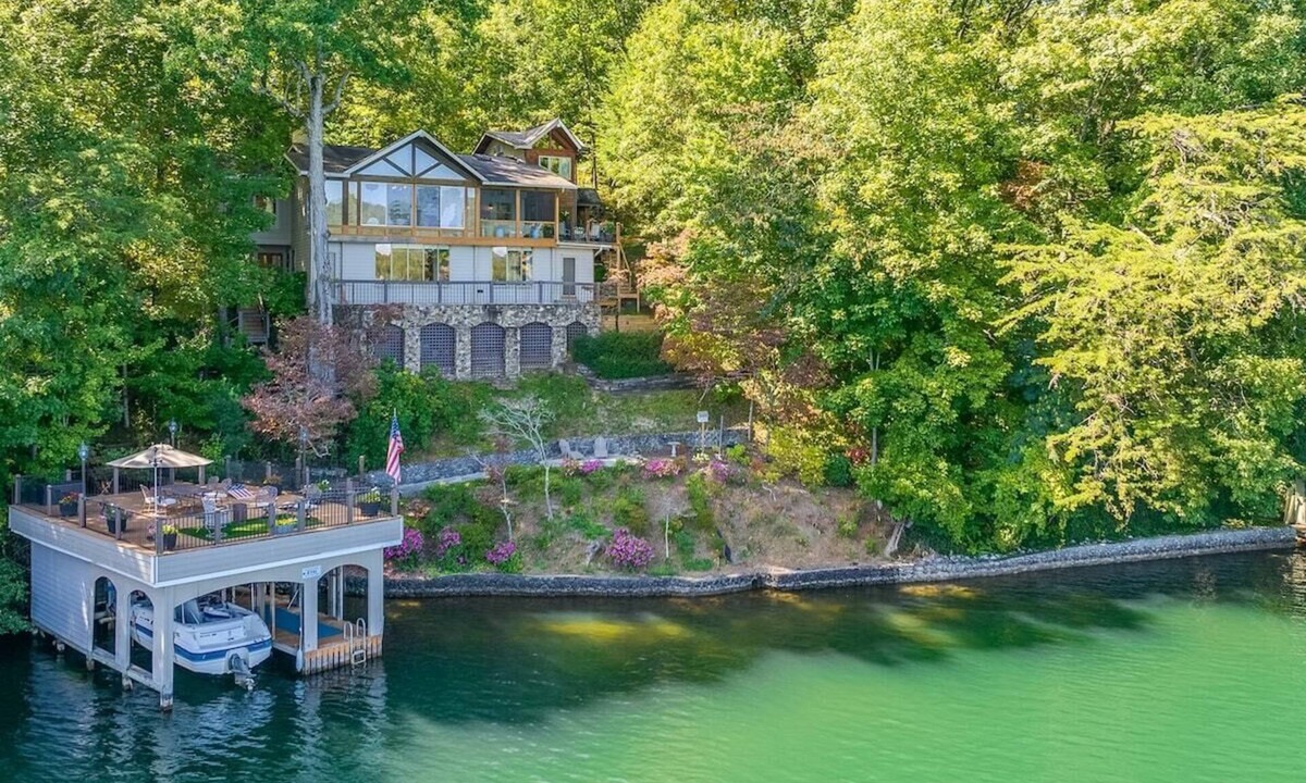 Clarkesville House | Knot Done | Luxurious Lakefront Lodge