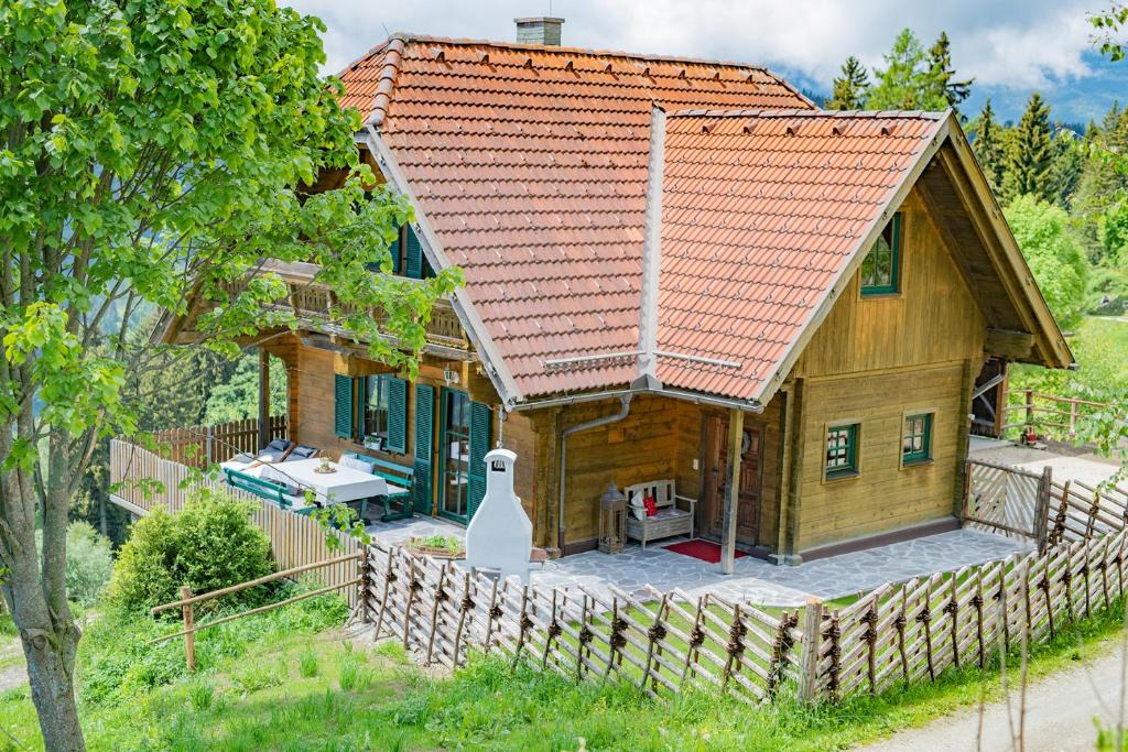 Wolfsberg House | Kogljahrerhütte
