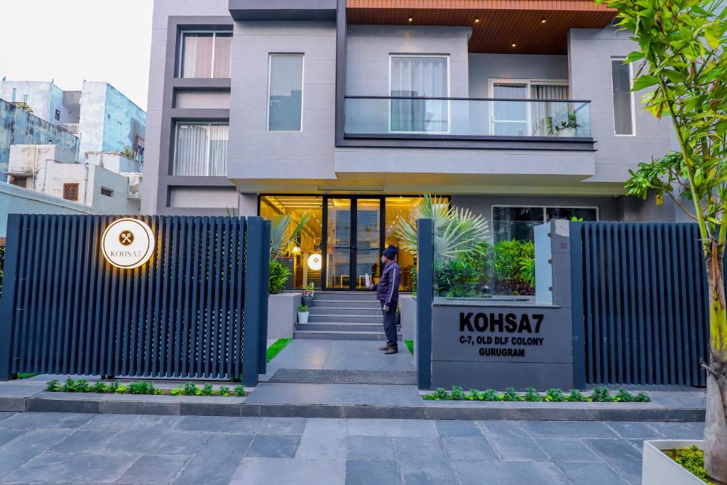 Sector 14 Hotel | Kohsa7