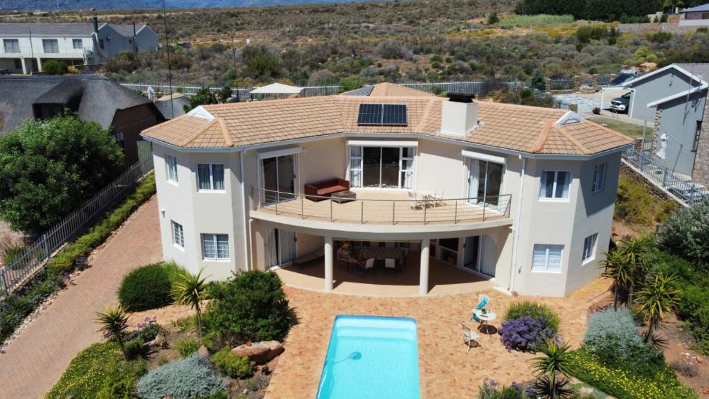 Clanwilliam Villa | Kokowit