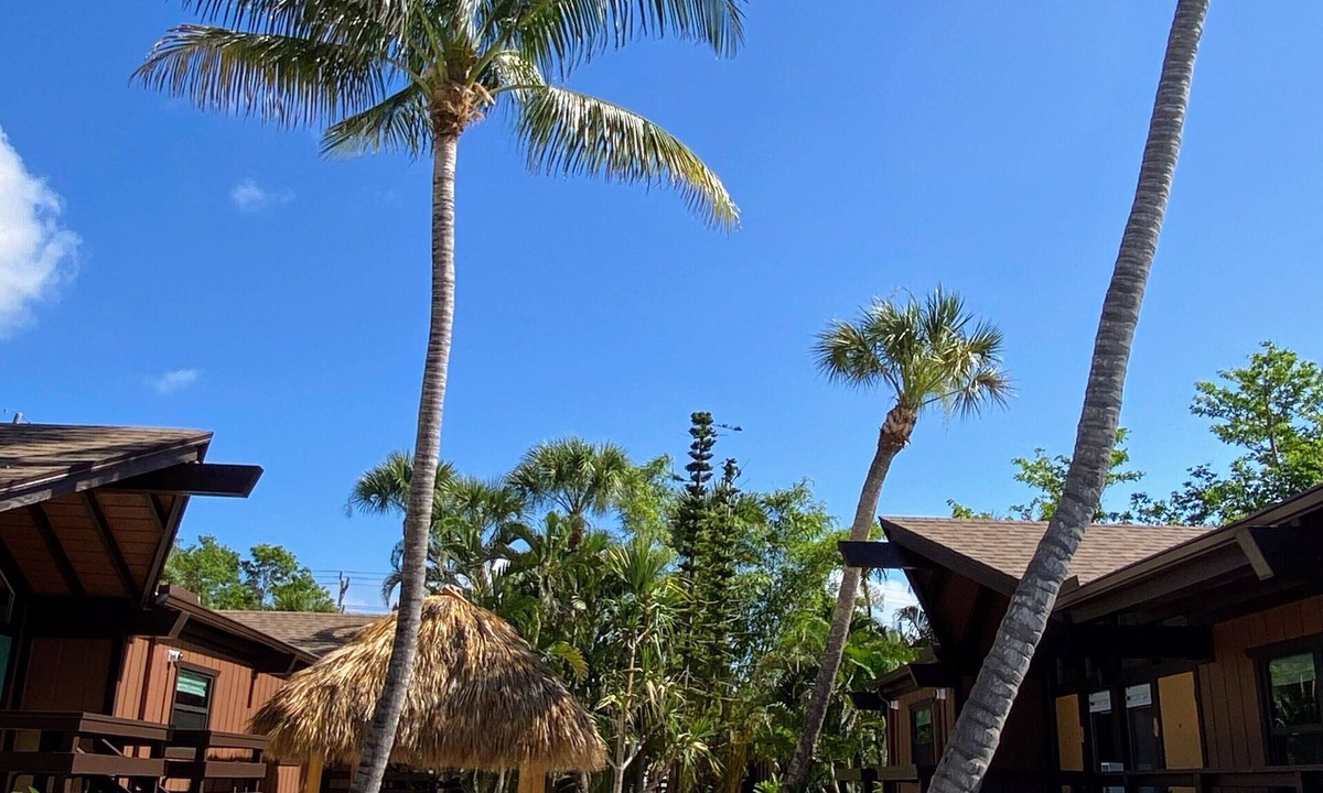 Sanibel Hotel | Kona Kai Motel