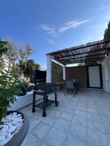 Tingaki House | Kosaris Cottage
