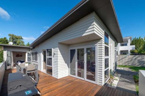 Rotorua Apartment | Kowhai Views - Stylish & Modern in Great Location