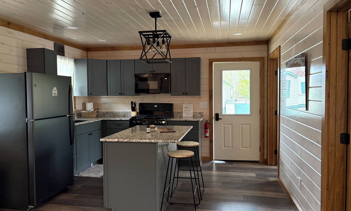 Bath House | Kozy Keuka Getaway
