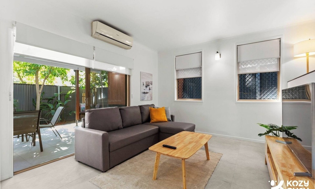 Spring Hill House | KozyGuru | Spring Hill | Cosy 1 Bed1Bath