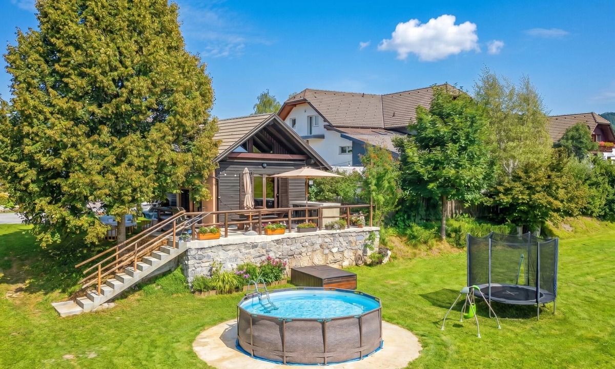 Velike Bloke Ski Chalet | Kraševec Lodge with Garden & Pool, Bloke, Slovenia