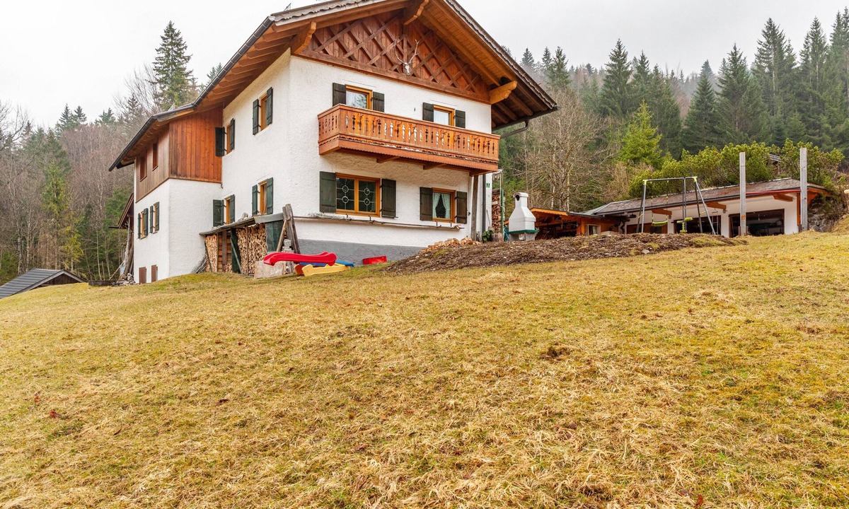 Grainau Apartment | Kraus Eibsee Apartment with Mountain View, Shared Terrace, and Wi-Fi