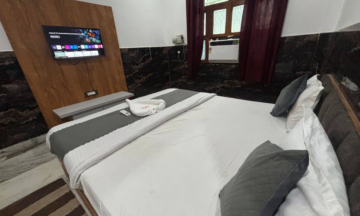 Vrindavan Hotel | KRISHNA HERITAGE