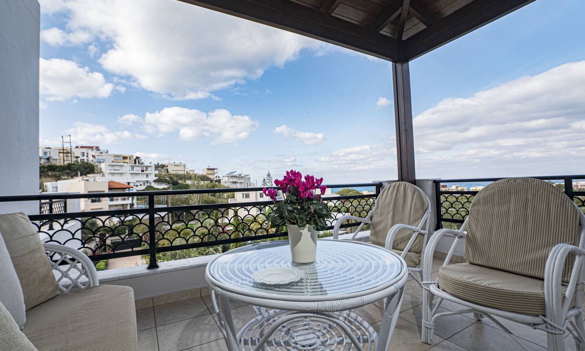 Sfakaki Villa | Krissa Villa, 4 BD, Private Swimming Pool, BBQ